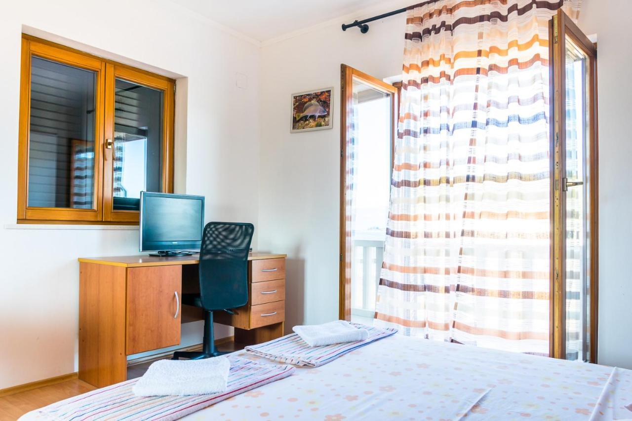 Apartmani Fides 鲁巴达 外观 照片
