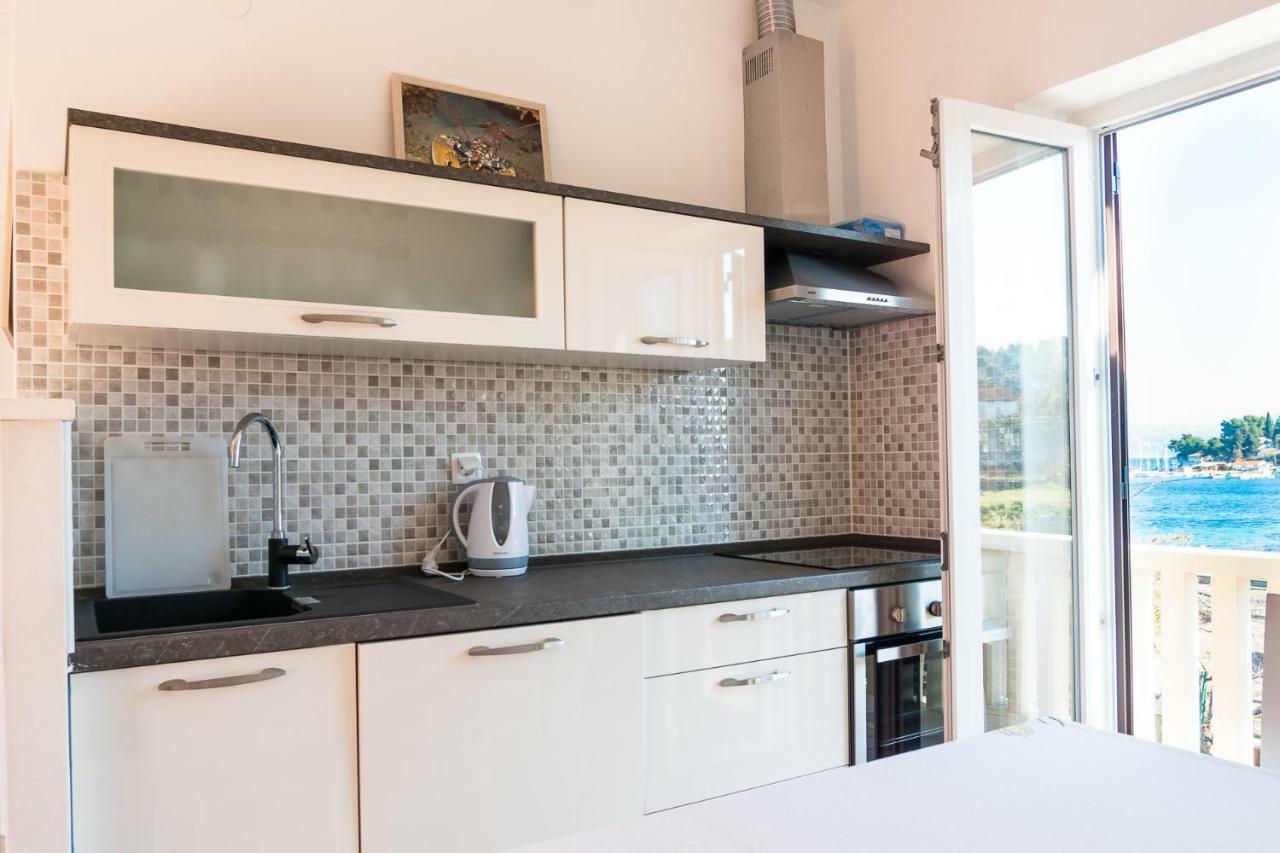 Apartmani Fides 鲁巴达 外观 照片